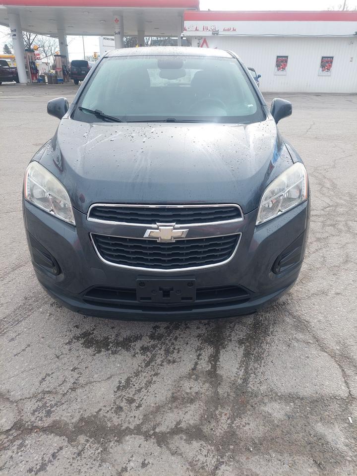2015 Chevrolet Trax LS Photo2