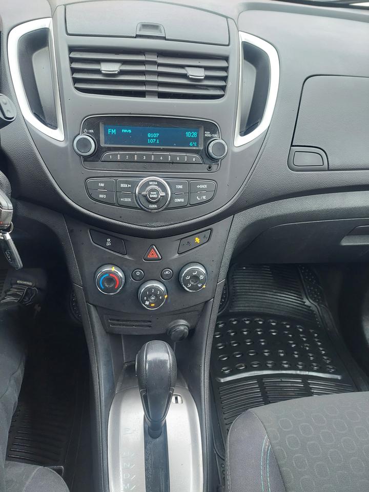 2015 Chevrolet Trax LS Photo