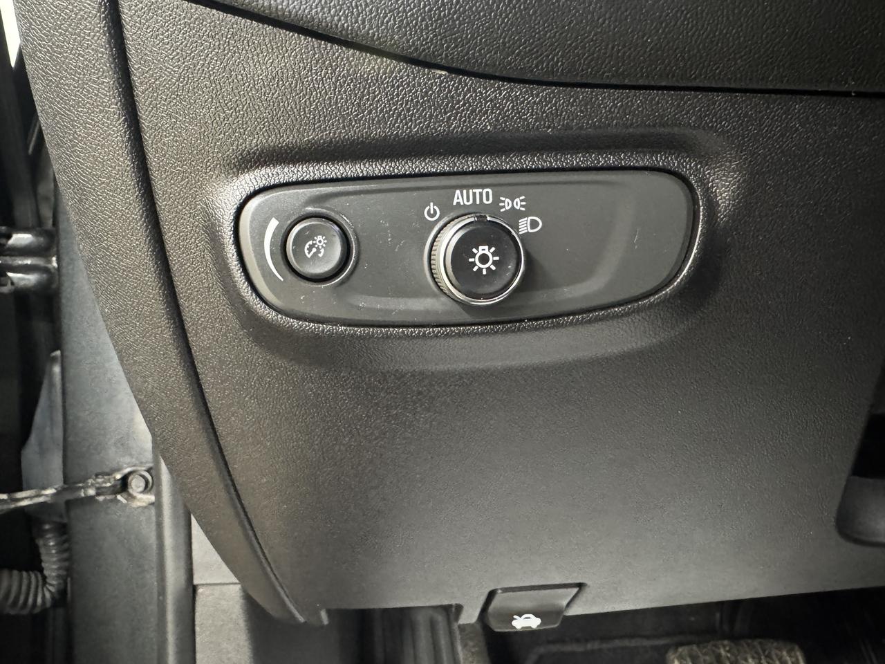 2018 Chevrolet Equinox 2LT | LOW KMS | AWD | POWER DRIVER'S SEAT Photo17