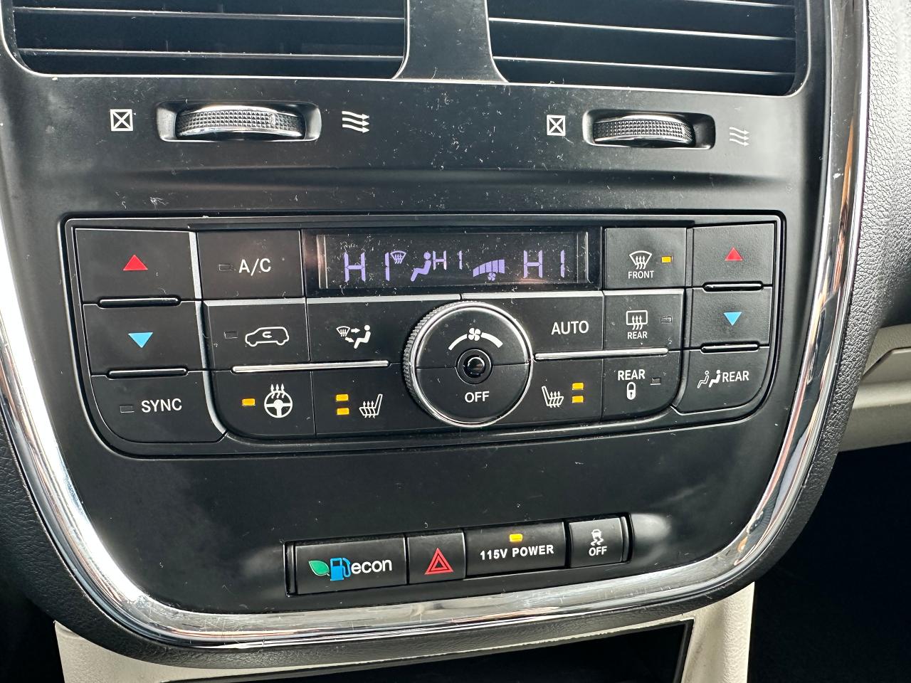 2018 Dodge Grand Caravan CrewPlus HTD-Leather Stow'N'Go 7Pass DVD XM NAV AC Photo