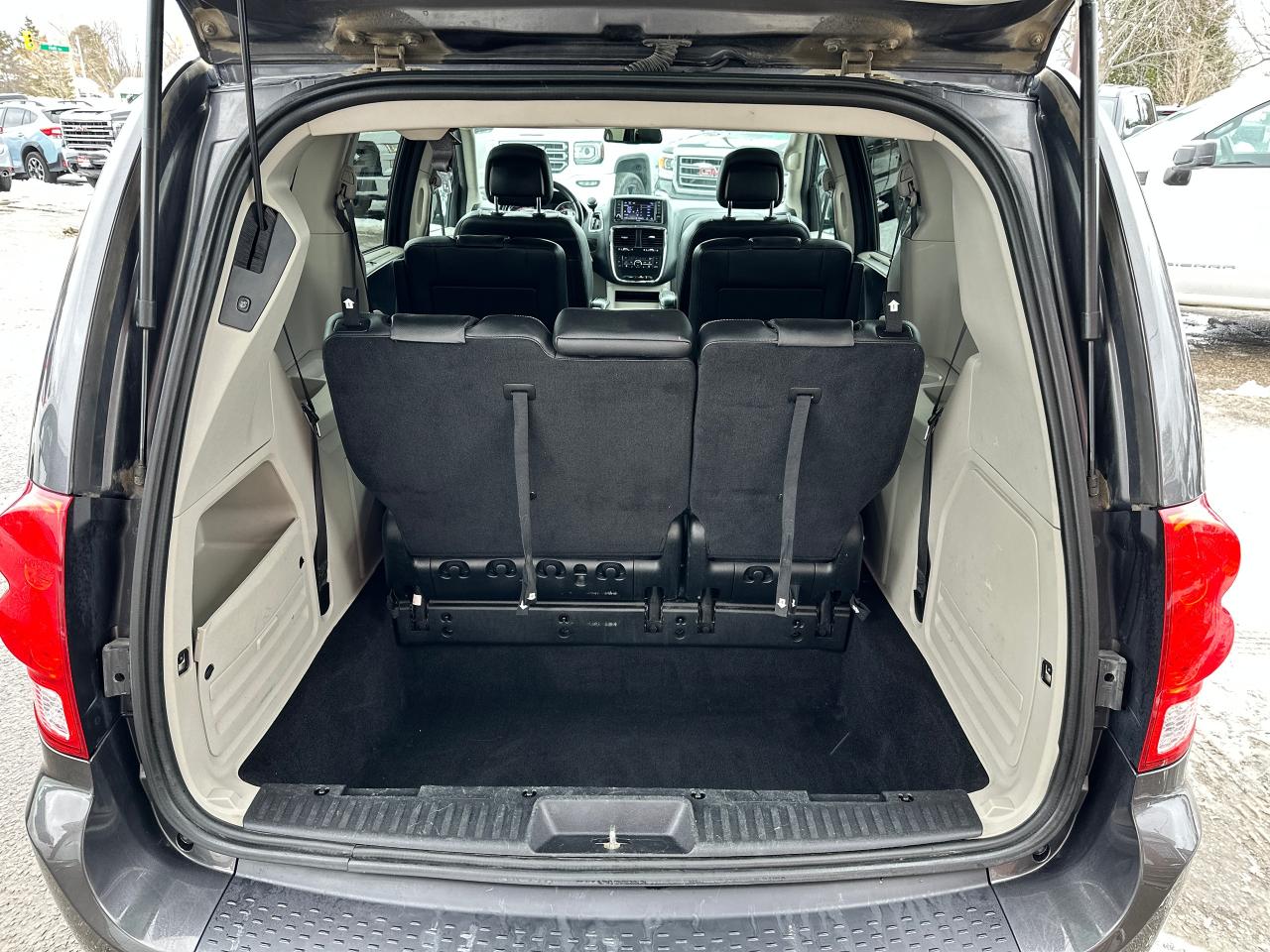 2018 Dodge Grand Caravan CrewPlus HTD-Leather Stow'N'Go 7Pass DVD XM NAV AC Photo