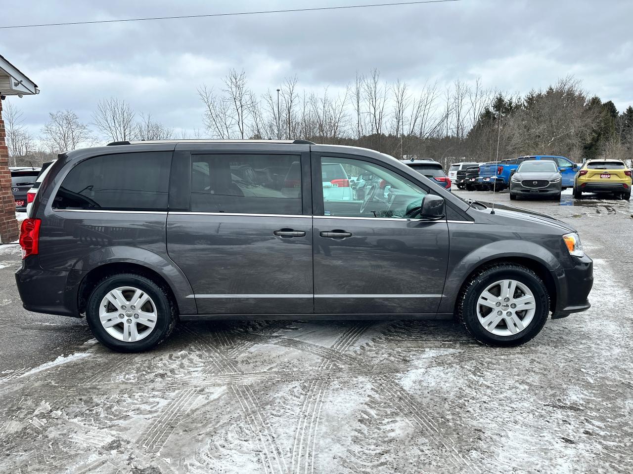 2018 Dodge Grand Caravan CrewPlus HTD-Leather Stow'N'Go 7Pass DVD XM NAV AC Photo