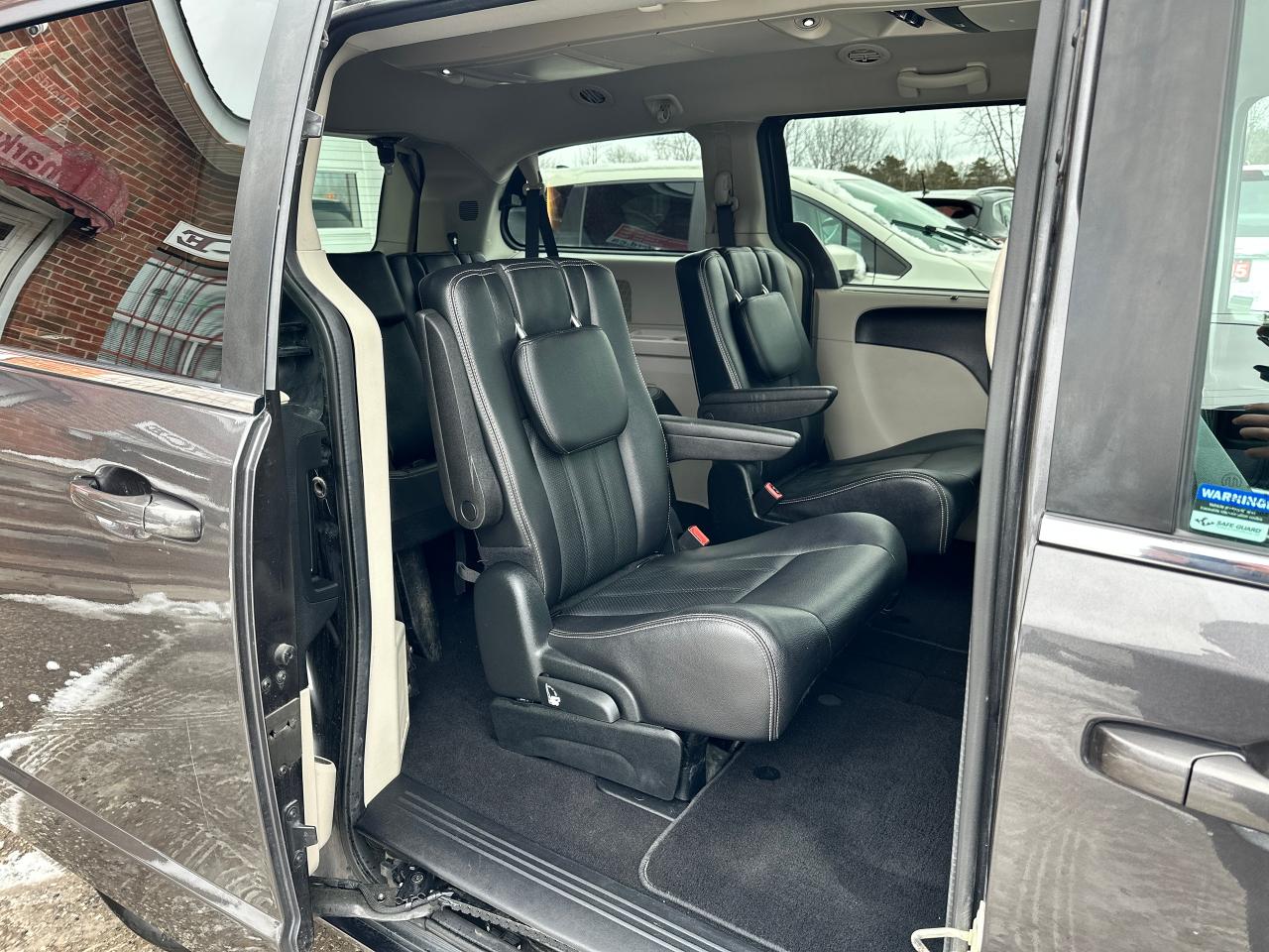 2018 Dodge Grand Caravan CrewPlus HTD-Leather Stow'N'Go 7Pass DVD XM NAV AC Photo