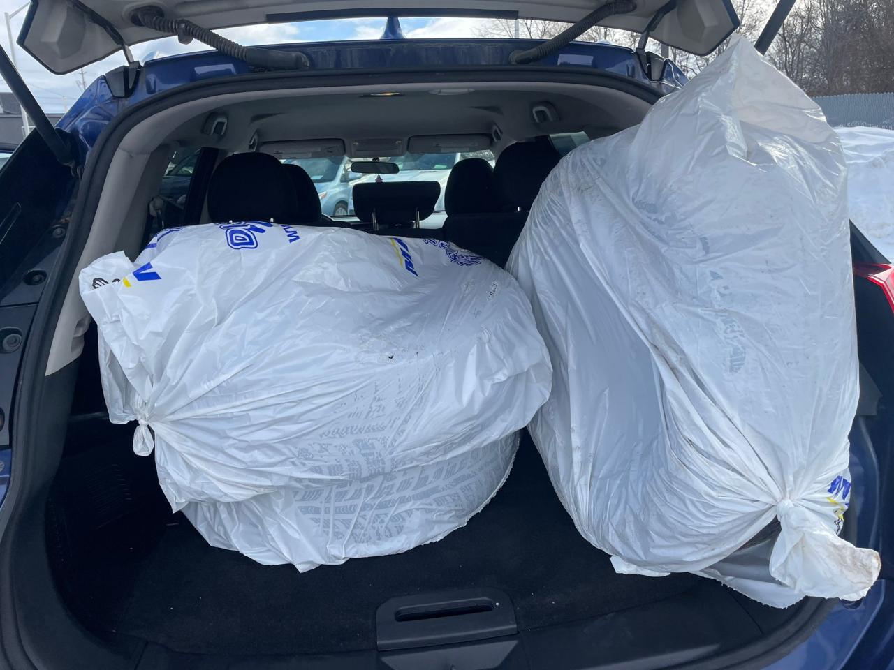 2018 Nissan Rogue SV AWD B-TOOTH CAMERA H-SEAT BLIND SPOT CERTIFIED Photo