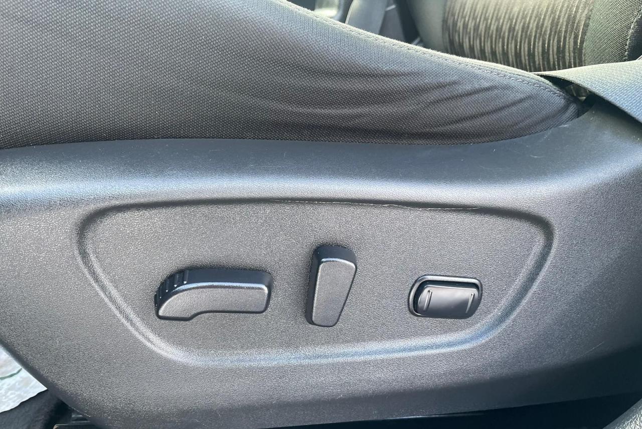 2018 Nissan Rogue SV AWD B-TOOTH CAMERA H-SEAT BLIND SPOT CERTIFIED Photo