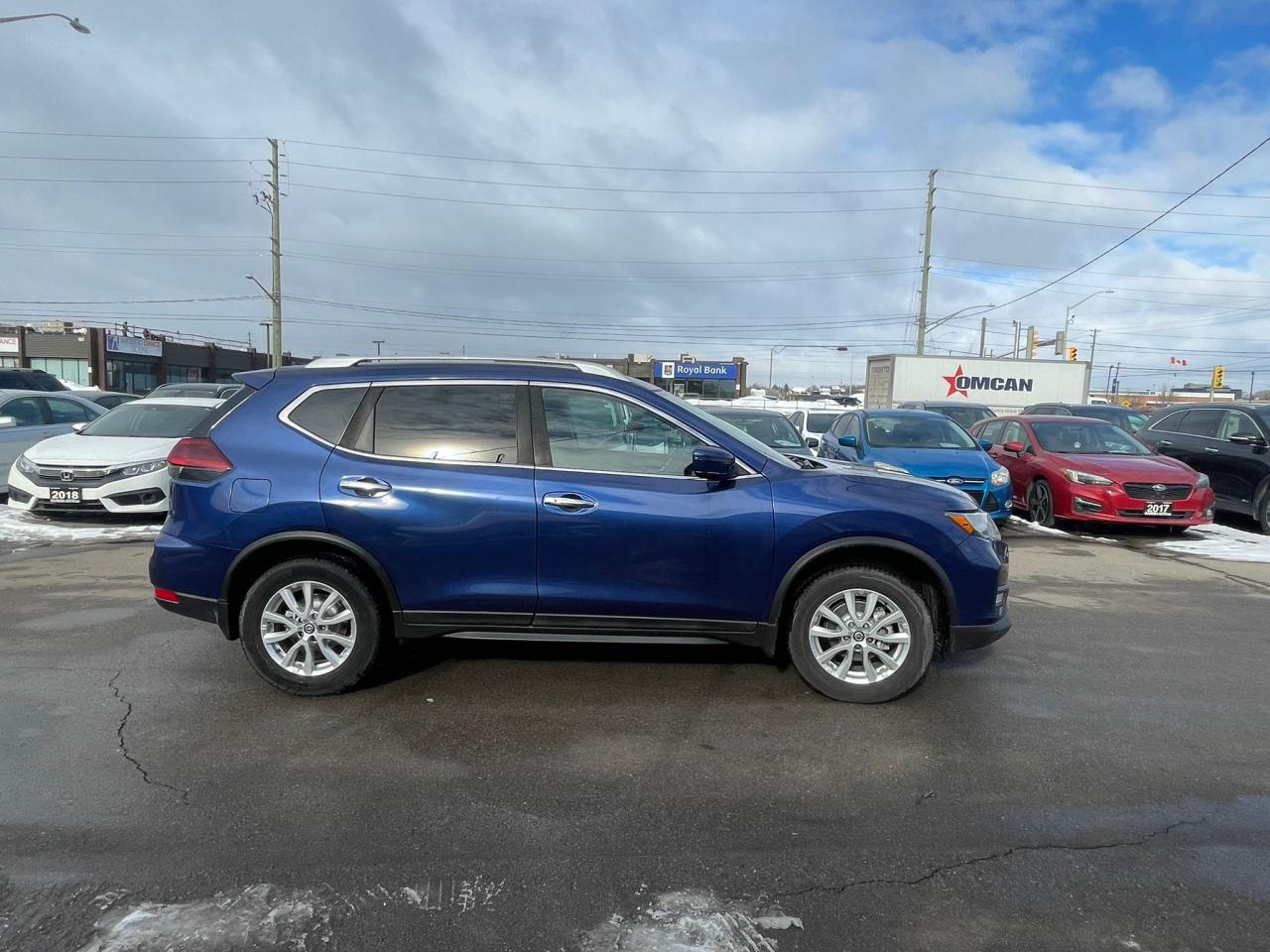 2018 Nissan Rogue SV AWD B-TOOTH CAMERA H-SEAT BLIND SPOT CERTIFIED Photo