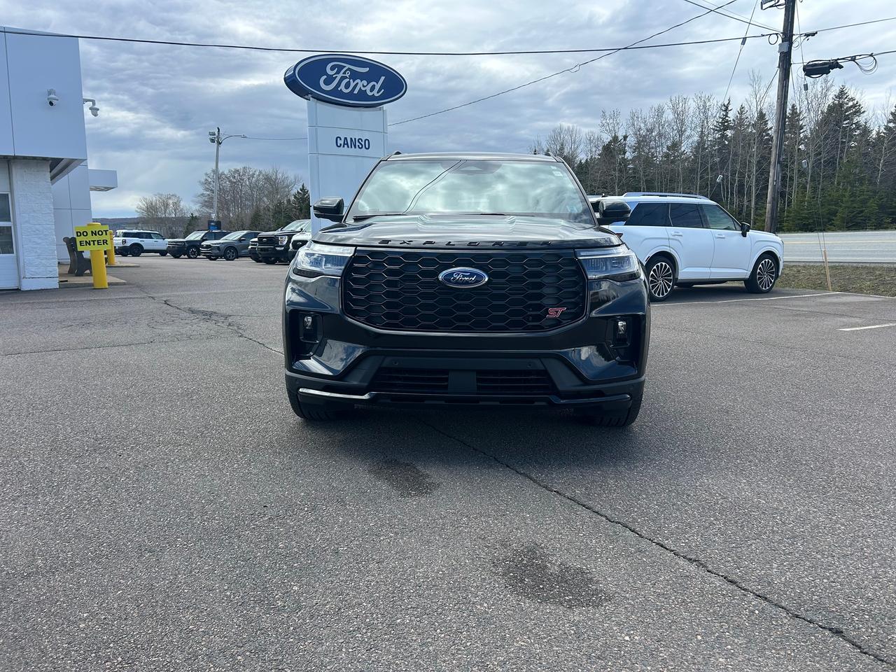 2026 Ford Explorer ST 4WD Photo2
