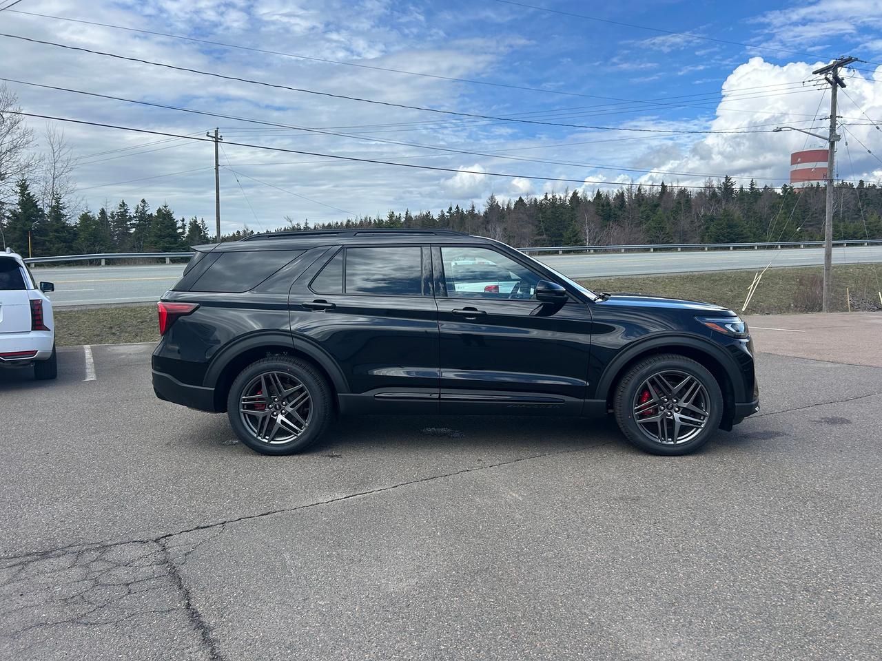 2026 Ford Explorer ST 4WD Photo3