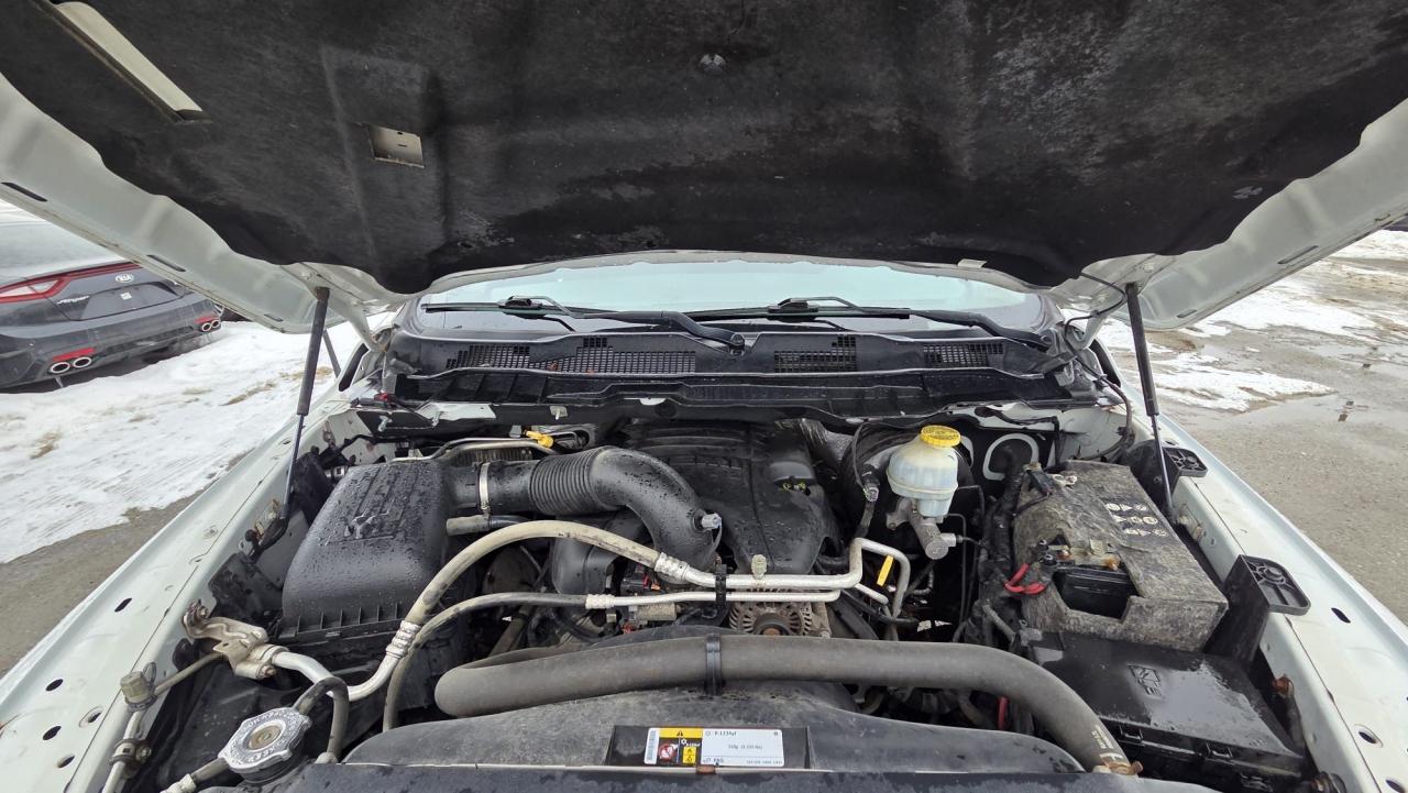 2017 RAM 1500 ST, 5.7 HEMI, 4X4, WELL MAINTAINED, CERTIFIED Photo