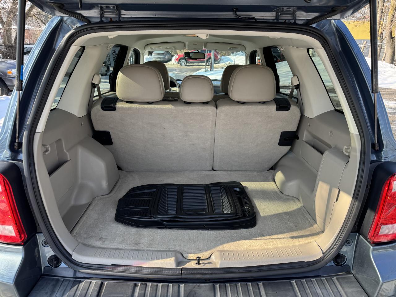 2011 Ford Escape XLT LEATHER V6 Photo