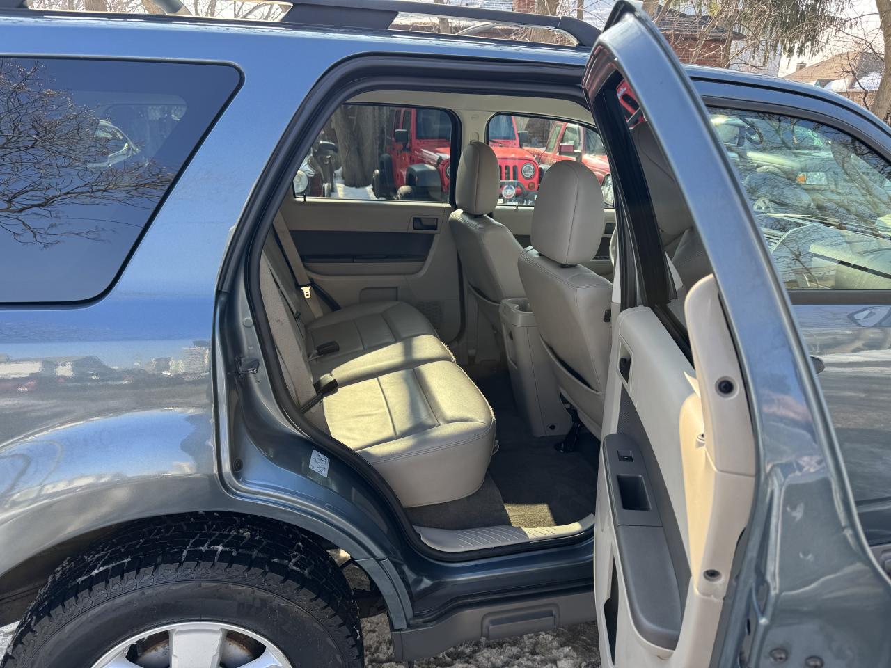 2011 Ford Escape XLT LEATHER V6 Photo