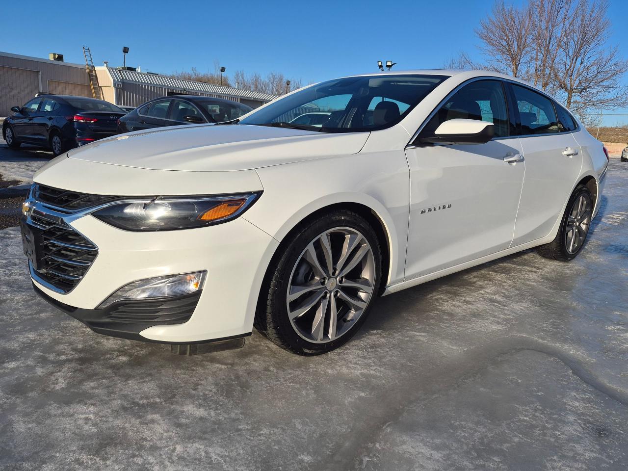2023 Chevrolet Malibu 1LT Sunroof, Htd Seats, BU Cam, Remote, Wifi - Photo #1