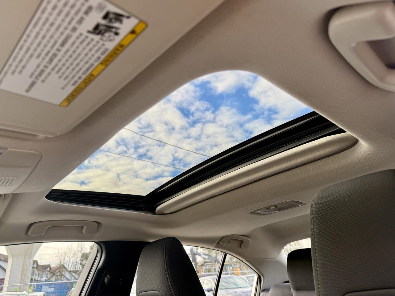 2021 Toyota Corolla FINANCING AVAILABLE Photo14