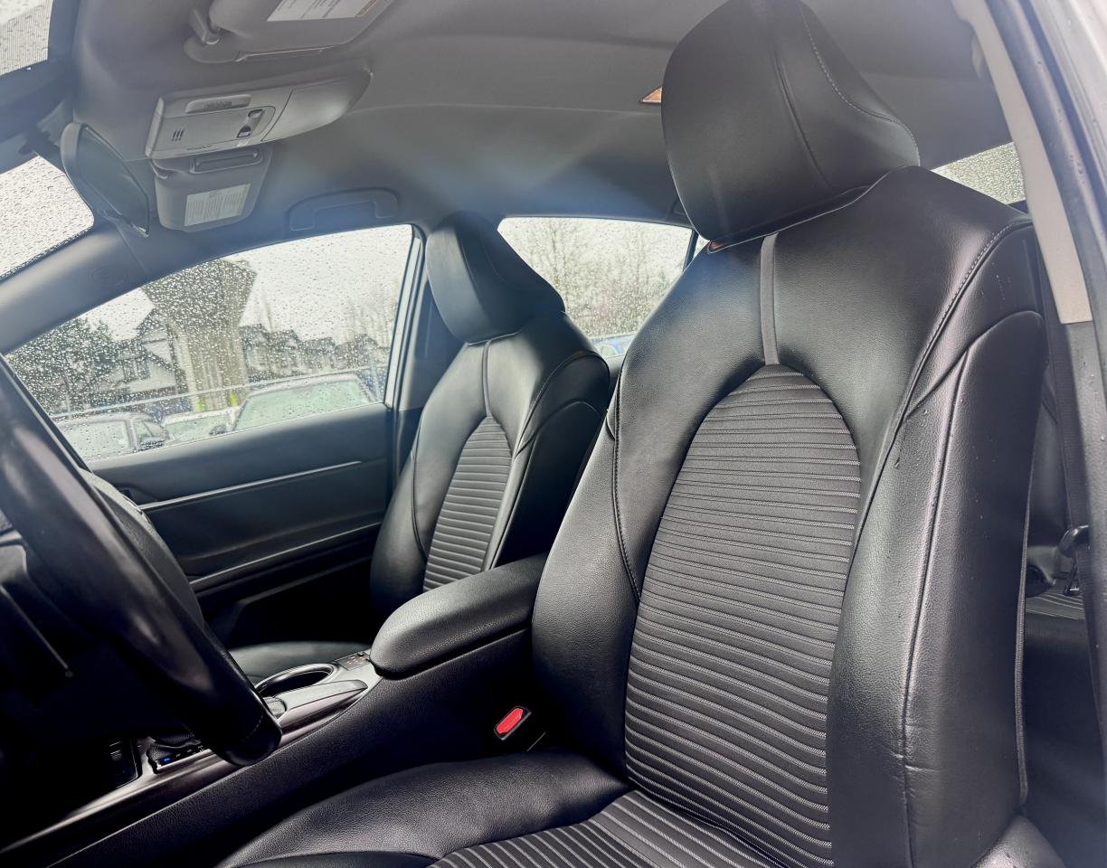 2021 Toyota Camry FINANCING AVAILABLE Photo9