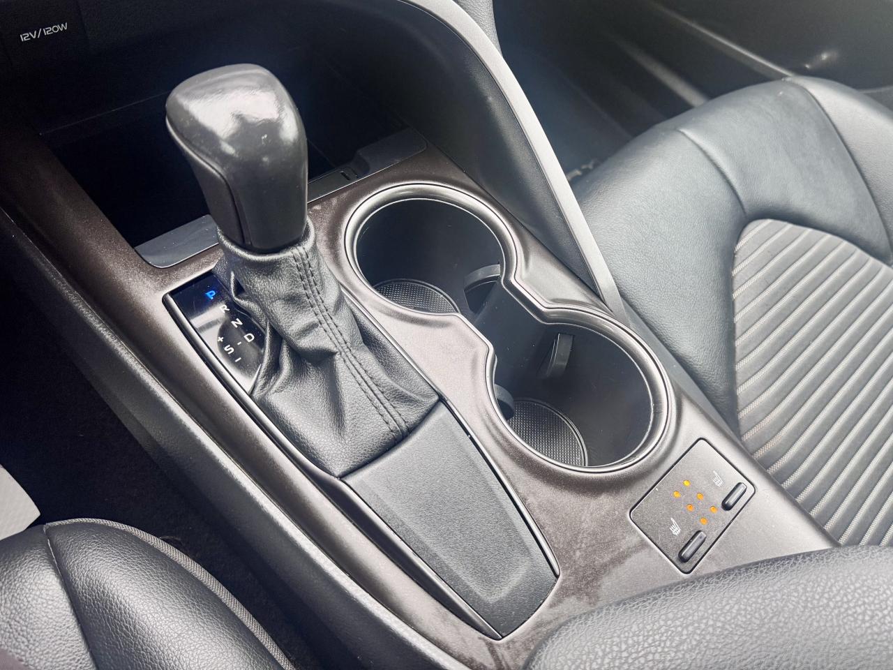 2021 Toyota Camry FINANCING AVAILABLE Photo12