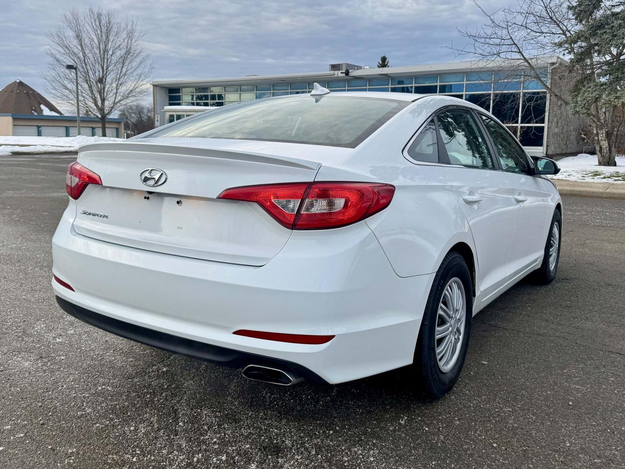 2019 Hyundai Elantra Preferred Photo