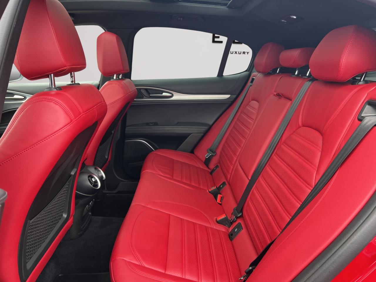 2022 Alfa Romeo Stelvio VELOCE AWD - Blind Spot Monitor - Navigation !!! Photo