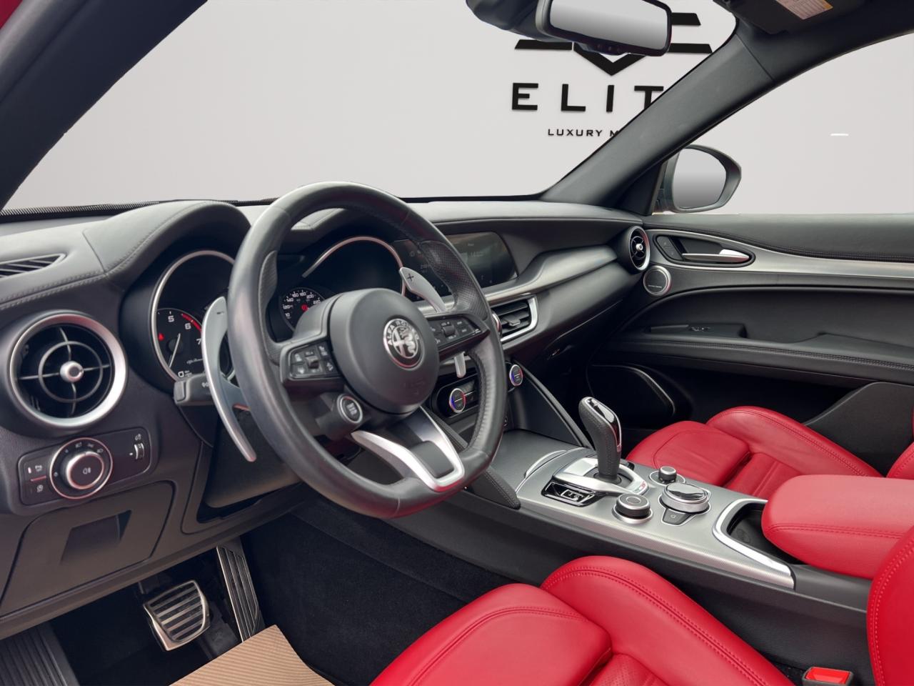 2022 Alfa Romeo Stelvio VELOCE AWD - Blind Spot Monitor - Navigation !!! Photo