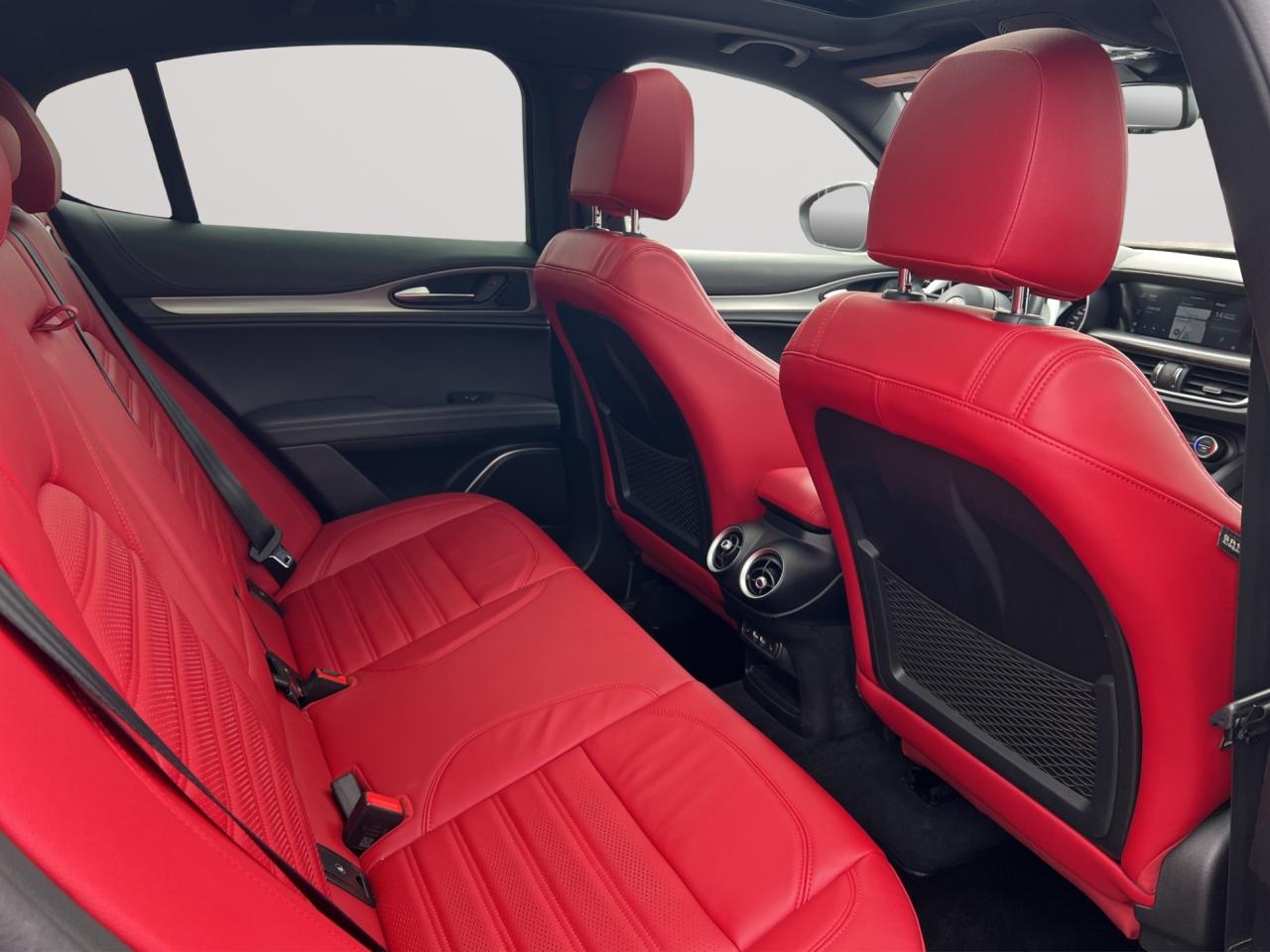 2022 Alfa Romeo Stelvio VELOCE AWD - Blind Spot Monitor - Navigation !!! Photo