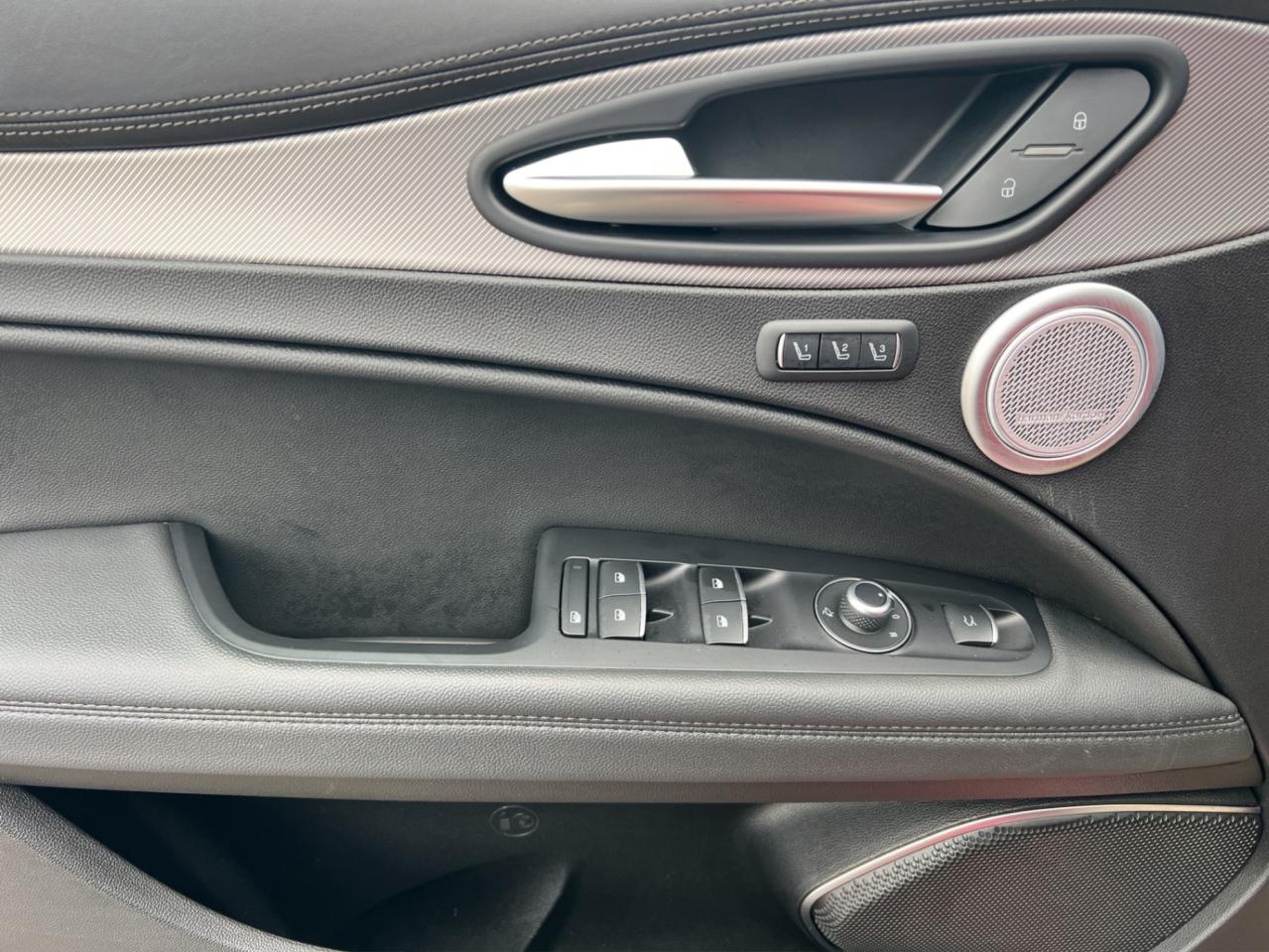 2022 Alfa Romeo Stelvio VELOCE AWD - Blind Spot Monitor - Navigation !!! Photo