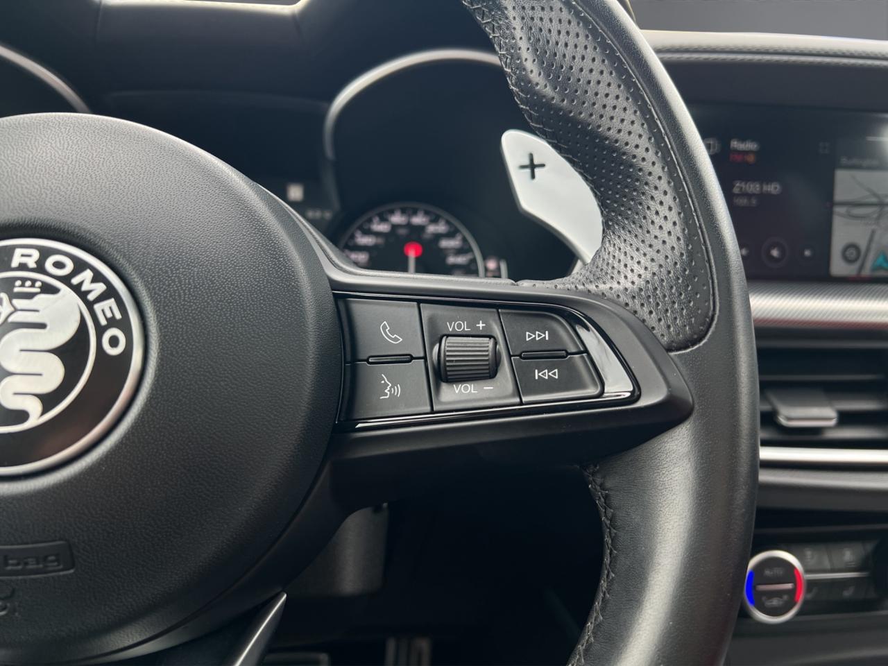 2022 Alfa Romeo Stelvio VELOCE AWD - Blind Spot Monitor - Navigation !!! Photo