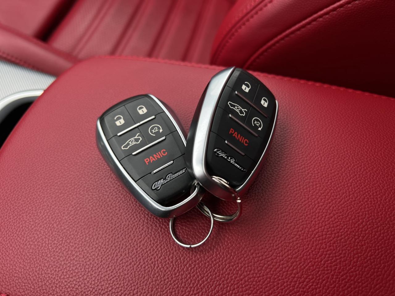 2022 Alfa Romeo Stelvio VELOCE AWD - Blind Spot Monitor - Navigation !!! Photo