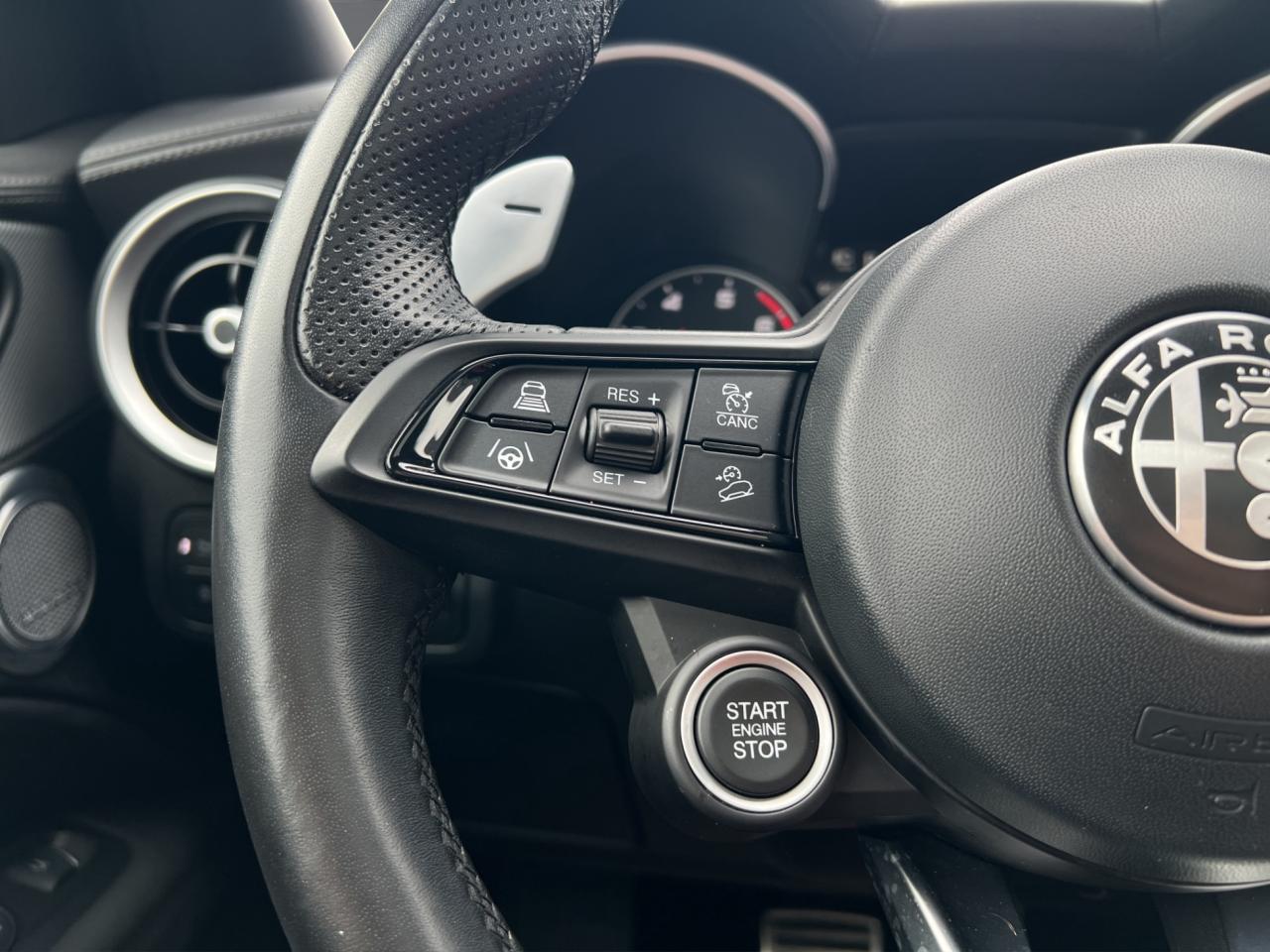 2022 Alfa Romeo Stelvio VELOCE AWD - Blind Spot Monitor - Navigation !!! Photo