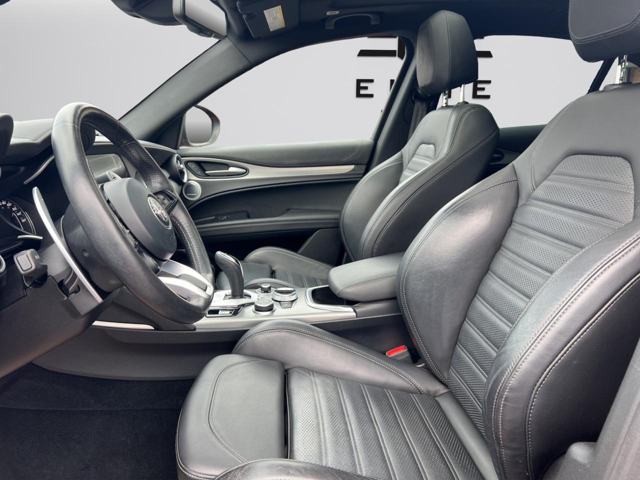 2022 Alfa Romeo Stelvio VELOCE AWD - Blind Spot Monitor - Navigation !!! Photo