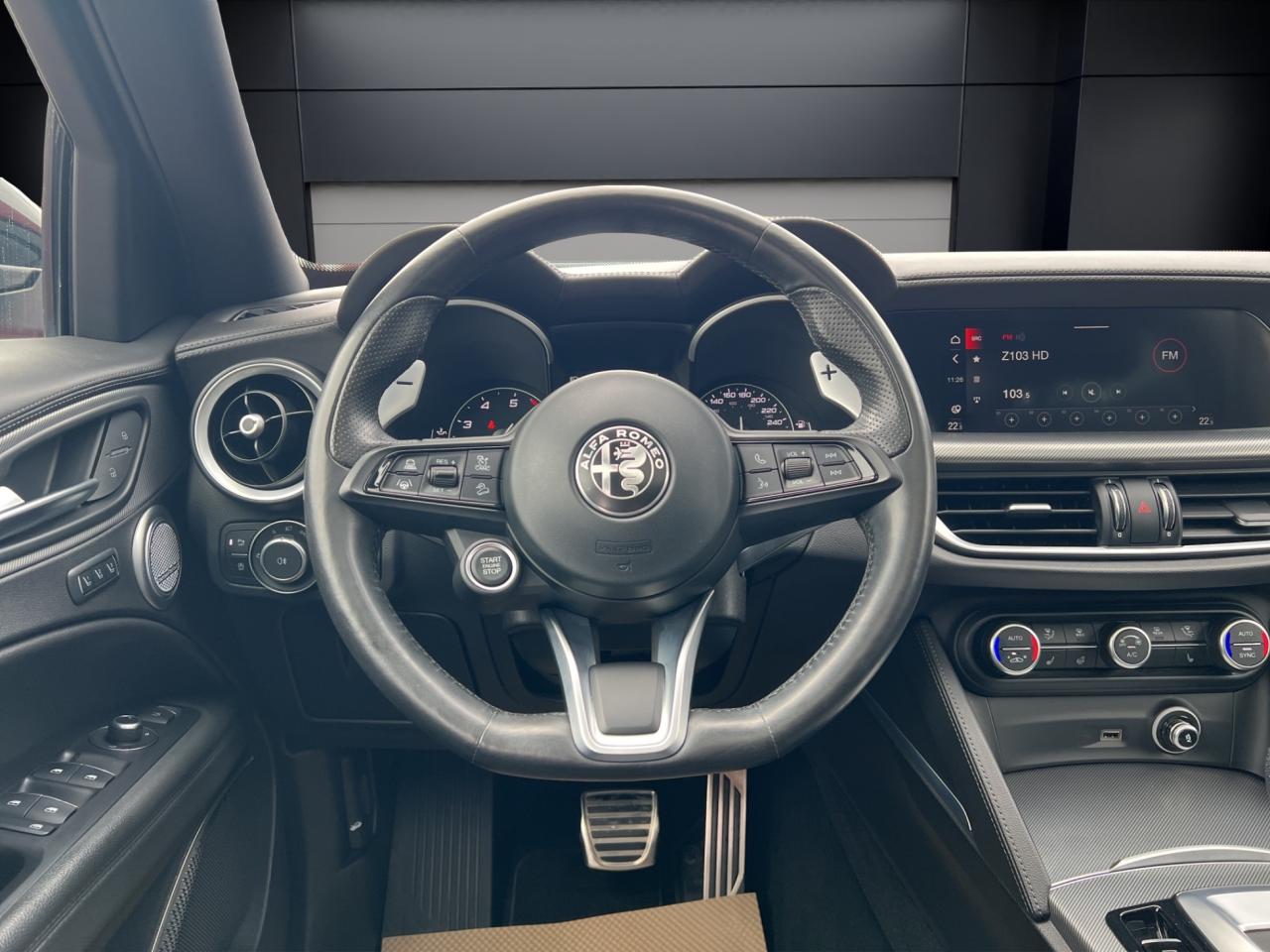 2022 Alfa Romeo Stelvio VELOCE AWD - Blind Spot Monitor - Navigation !!! Photo