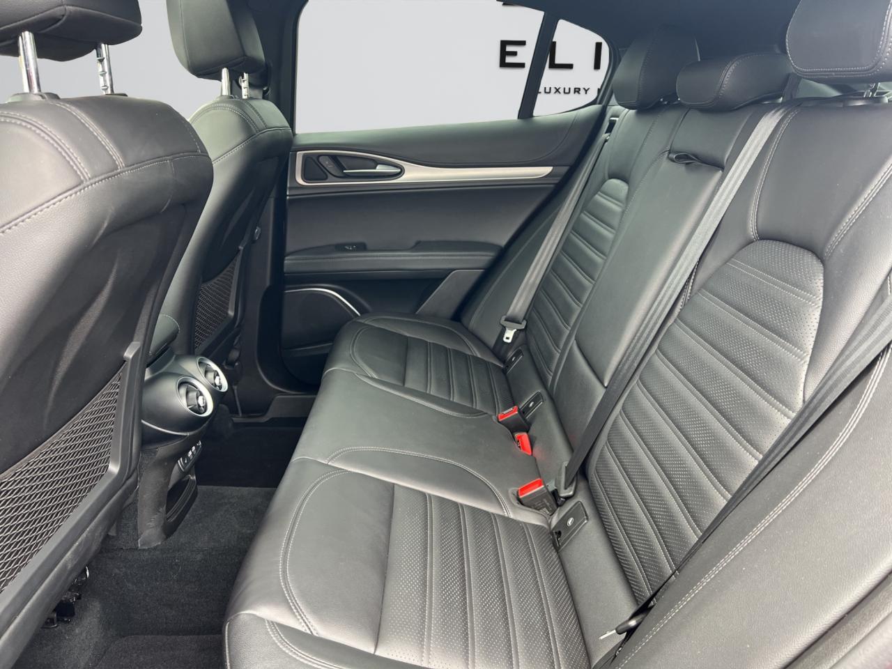 2022 Alfa Romeo Stelvio VELOCE AWD - Blind Spot Monitor - Navigation !!! Photo