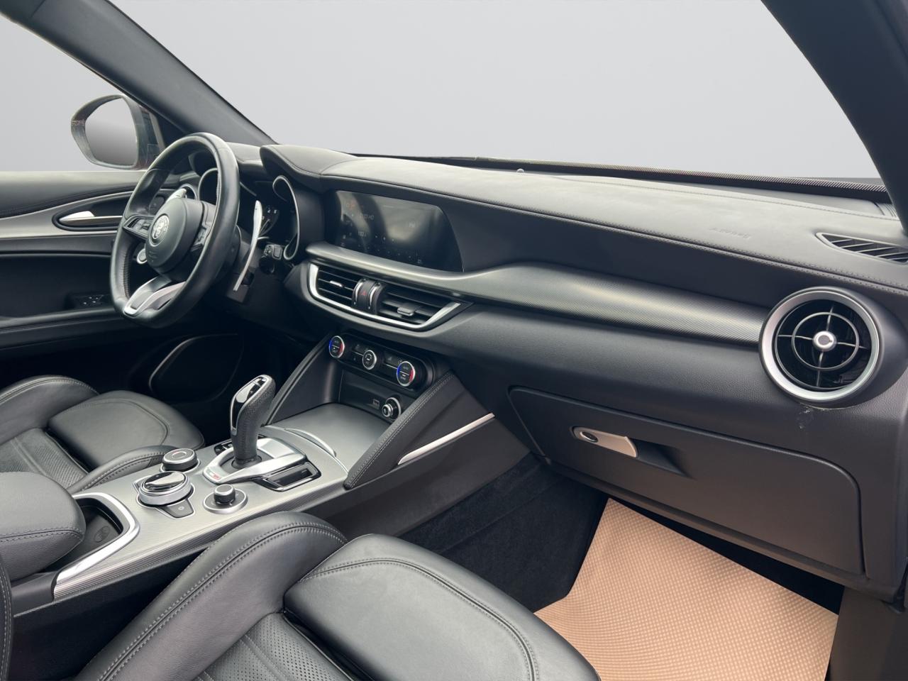 2022 Alfa Romeo Stelvio VELOCE AWD - Blind Spot Monitor - Navigation !!! Photo