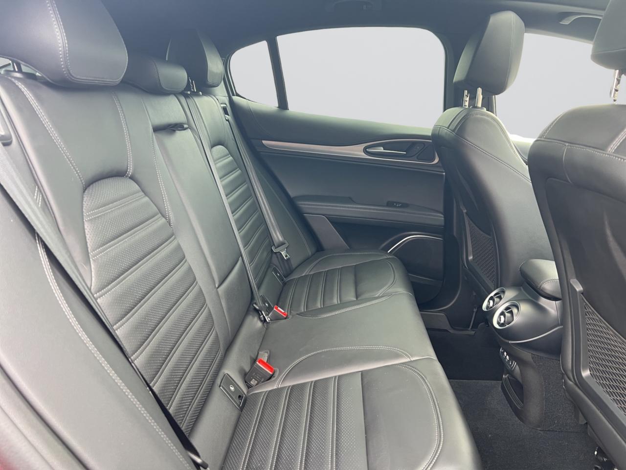 2022 Alfa Romeo Stelvio VELOCE AWD - Blind Spot Monitor - Navigation !!! Photo