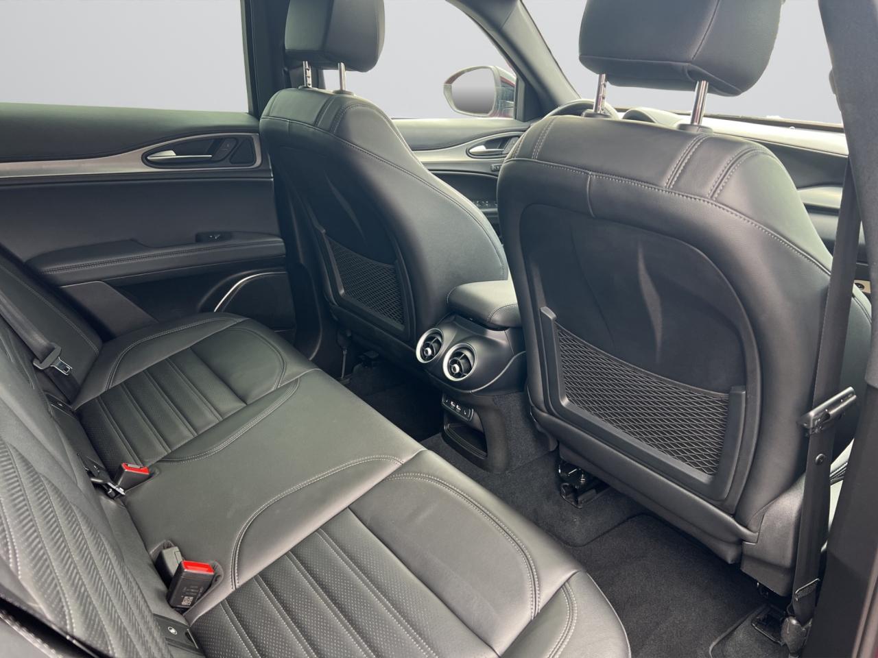 2022 Alfa Romeo Stelvio VELOCE AWD - Blind Spot Monitor - Navigation !!! Photo