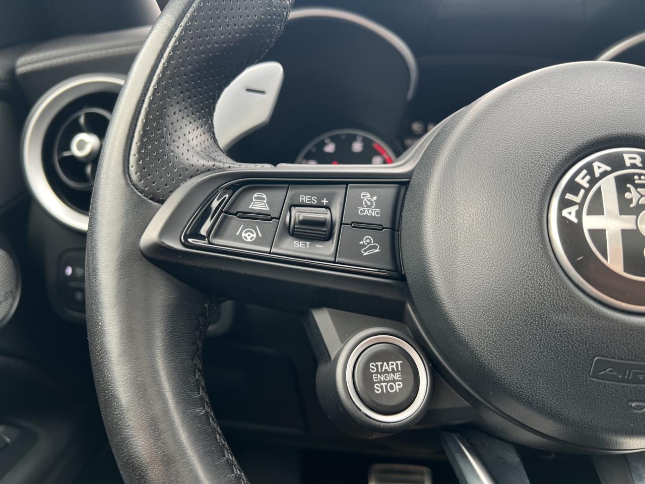 2022 Alfa Romeo Stelvio VELOCE AWD - Blind Spot Monitor - Navigation !!! Photo