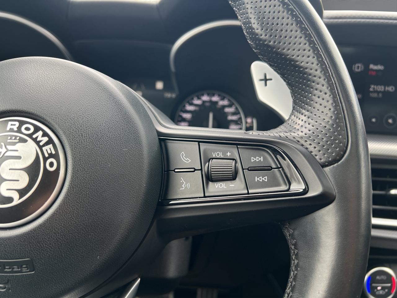 2022 Alfa Romeo Stelvio VELOCE AWD - Blind Spot Monitor - Navigation !!! Photo