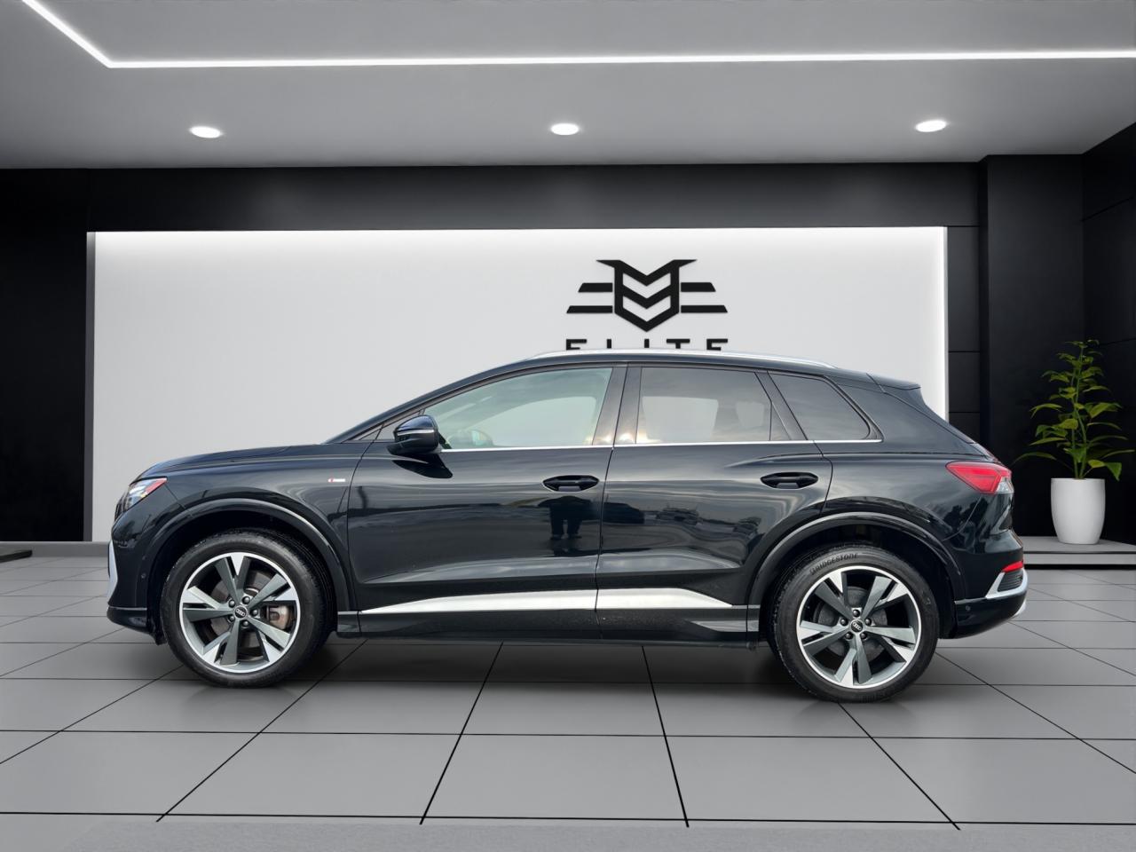 2022 Audi Q4 e-tron TECHNIK PKG - S-LINE PKG - 50 QUATTRO !!! Photo4