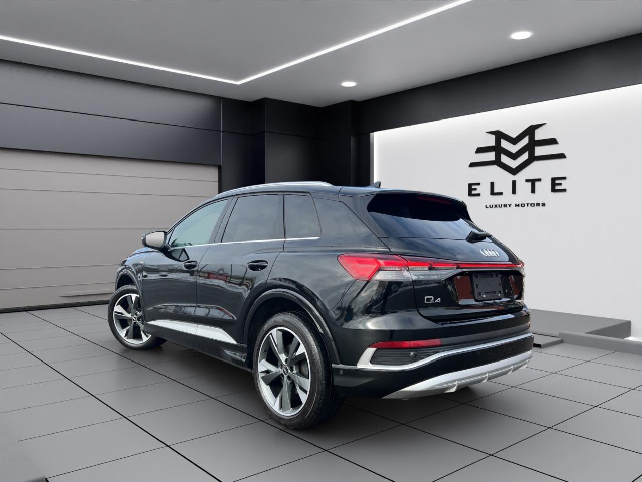2022 Audi Q4 e-tron TECHNIK PKG - S-LINE PKG - 50 QUATTRO !!! Photo