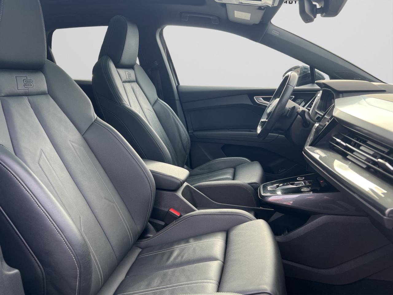 2022 Audi Q4 e-tron TECHNIK PKG - S-LINE PKG - 50 QUATTRO !!! Photo