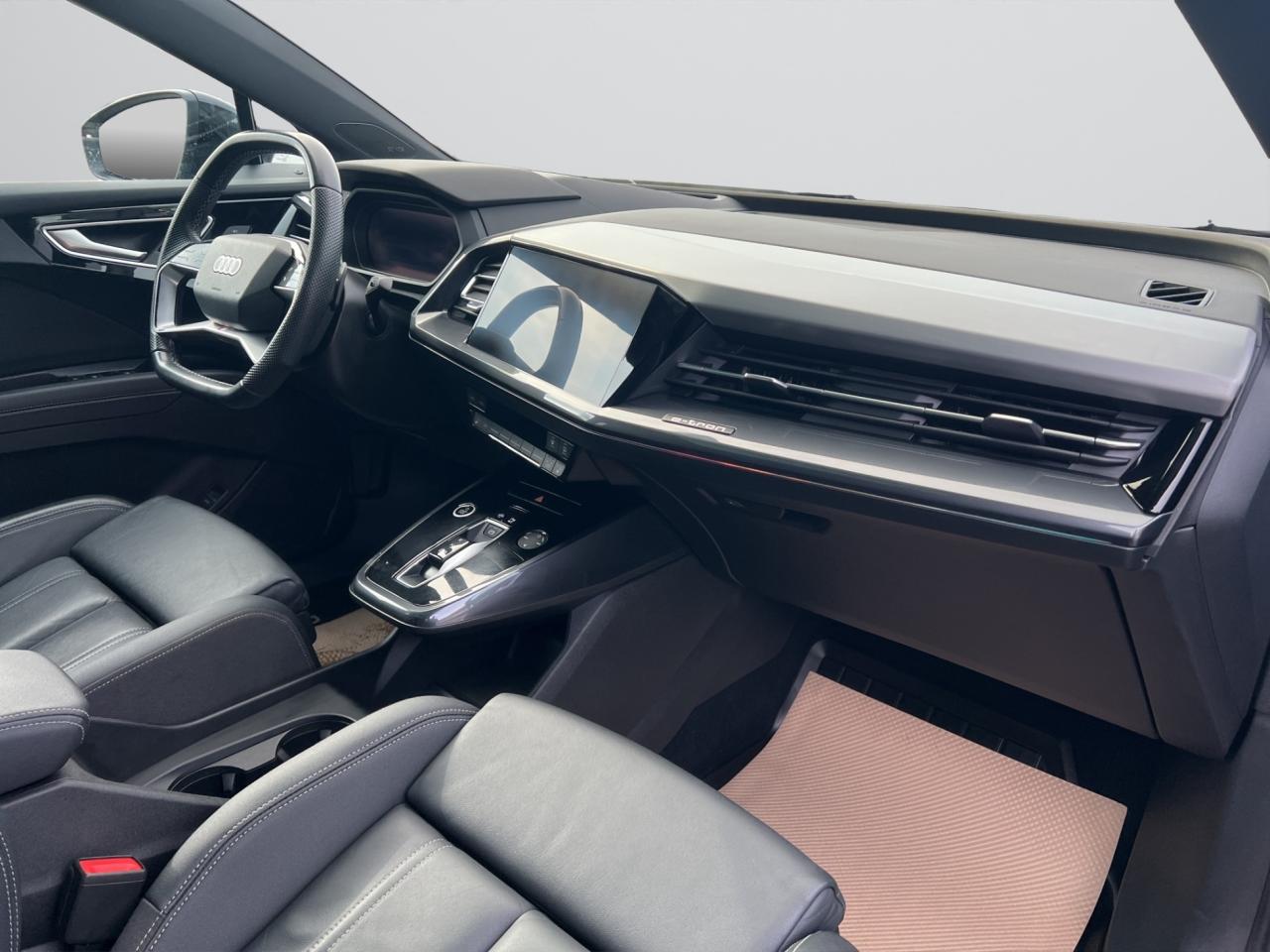 2022 Audi Q4 e-tron TECHNIK PKG - S-LINE PKG - 50 QUATTRO !!! Photo