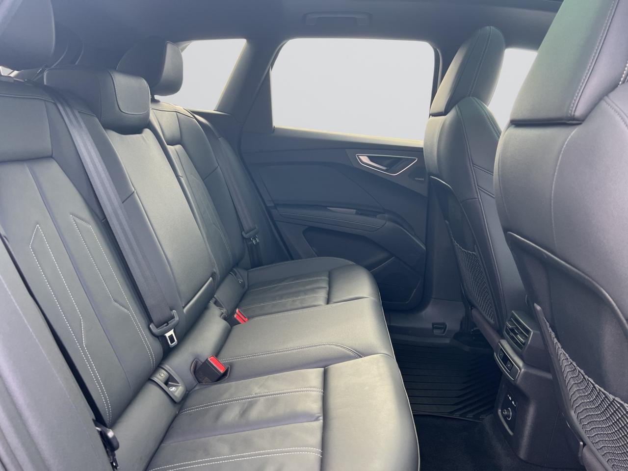 2022 Audi Q4 e-tron TECHNIK PKG - S-LINE PKG - 50 QUATTRO !!! Photo