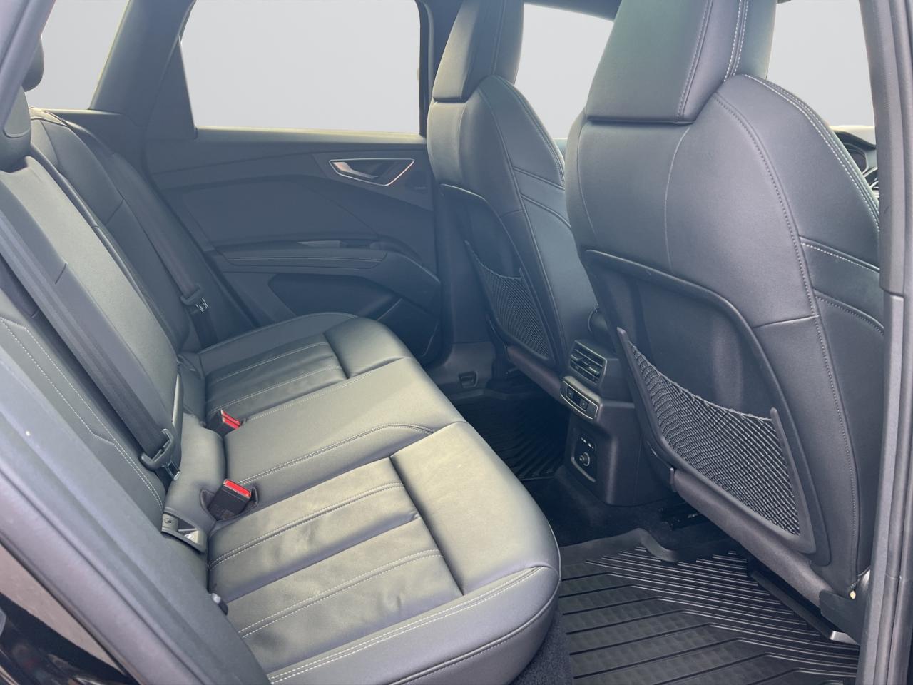 2022 Audi Q4 e-tron TECHNIK PKG - S-LINE PKG - 50 QUATTRO !!! Photo