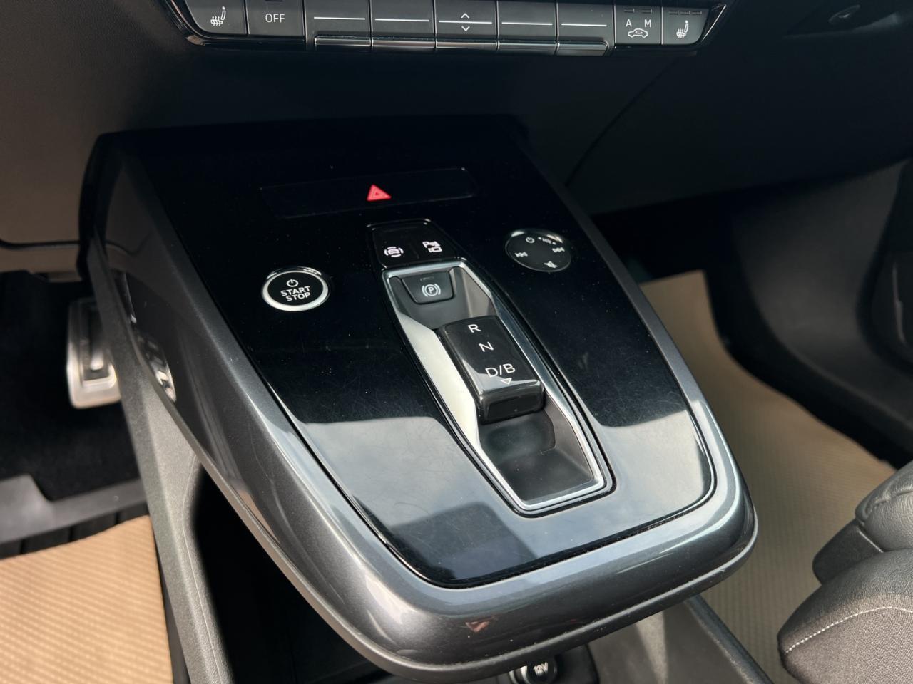 2022 Audi Q4 e-tron TECHNIK PKG - S-LINE PKG - 50 QUATTRO !!! Photo