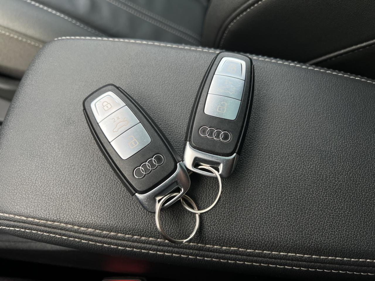 2022 Audi Q4 e-tron TECHNIK PKG - S-LINE PKG - 50 QUATTRO !!! Photo