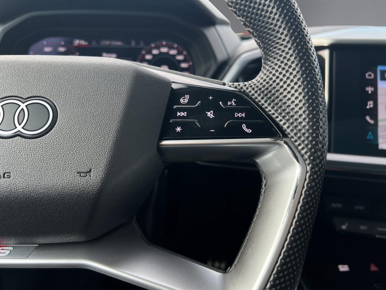 2022 Audi Q4 e-tron TECHNIK PKG - S-LINE PKG - 50 QUATTRO !!! Photo