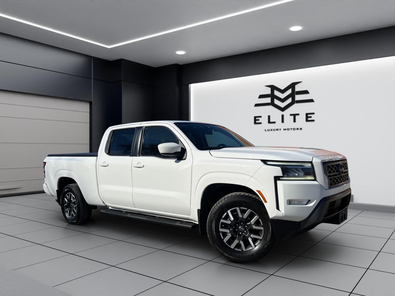 2022 Nissan Frontier SV PKG - CREW CAB STD BED - Blind Spot Monitor !! Photo0