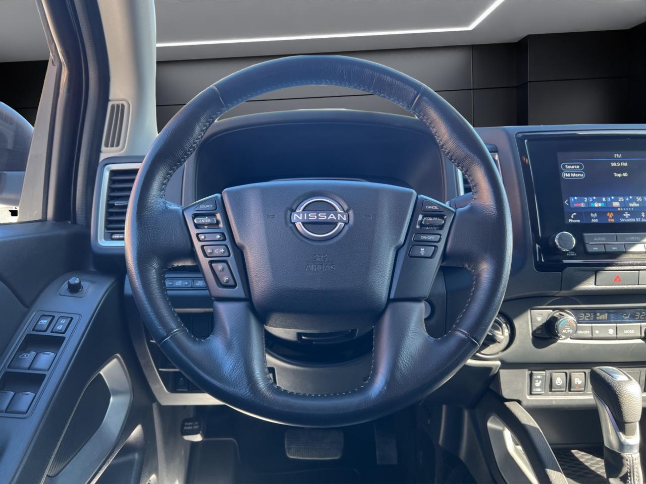 2022 Nissan Frontier SV PKG - CREW CAB STD BED - Blind Spot Monitor !! Photo