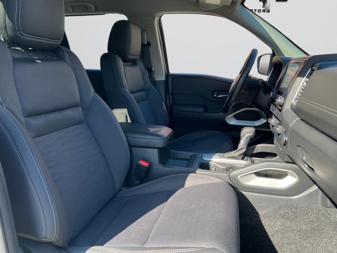 2022 Nissan Frontier SV PKG - CREW CAB STD BED - Blind Spot Monitor !! Photo