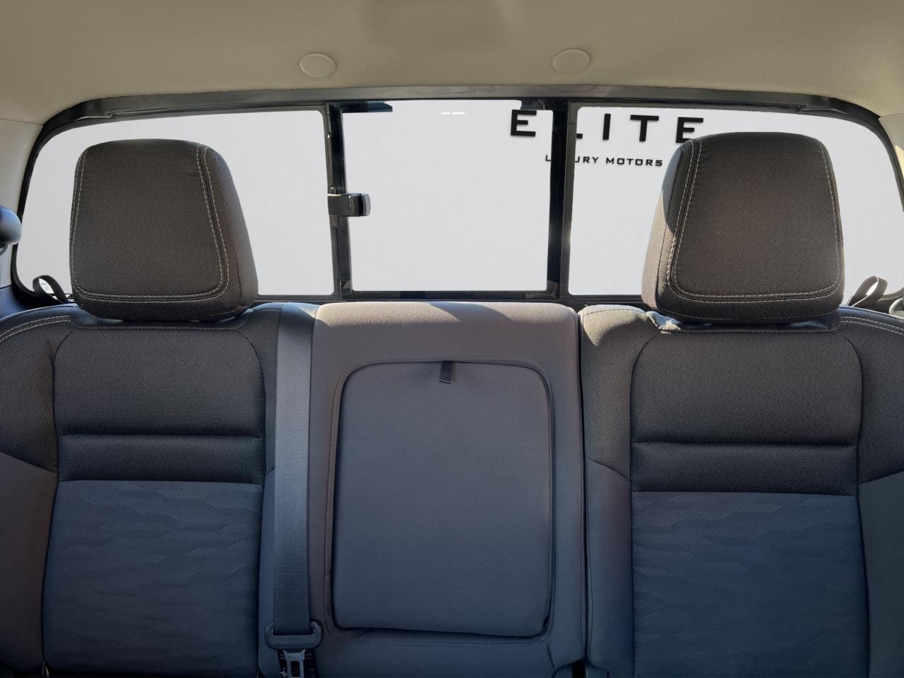 2022 Nissan Frontier SV PKG - CREW CAB STD BED - Blind Spot Monitor !! Photo