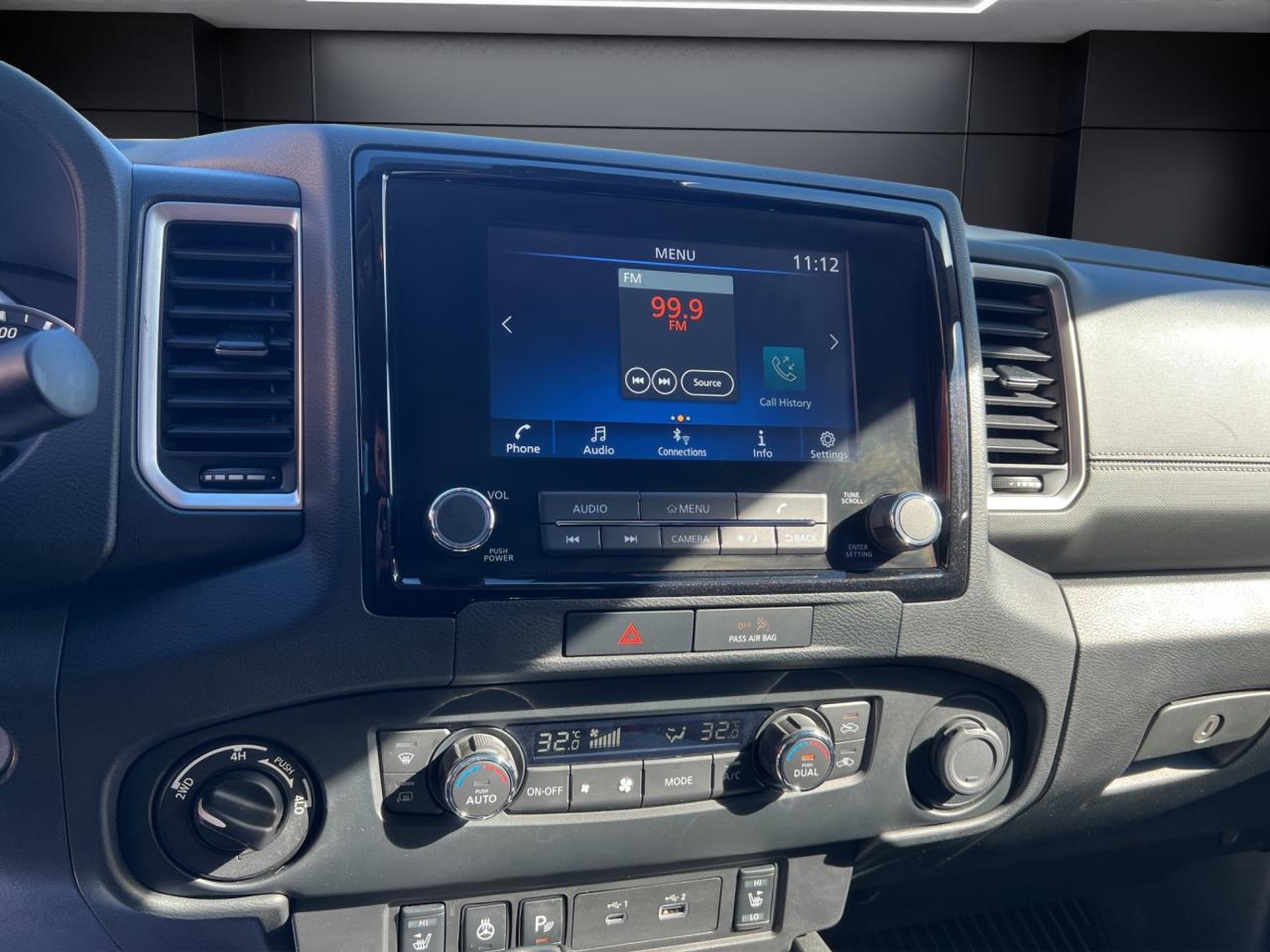 2022 Nissan Frontier SV PKG - CREW CAB STD BED - Blind Spot Monitor !! Photo