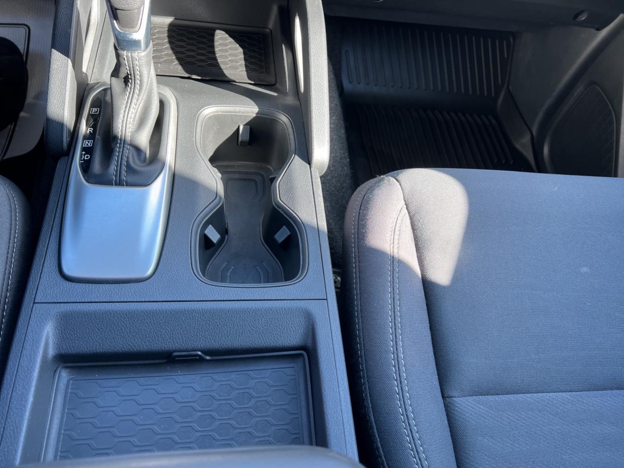 2022 Nissan Frontier SV PKG - CREW CAB STD BED - Blind Spot Monitor !! Photo